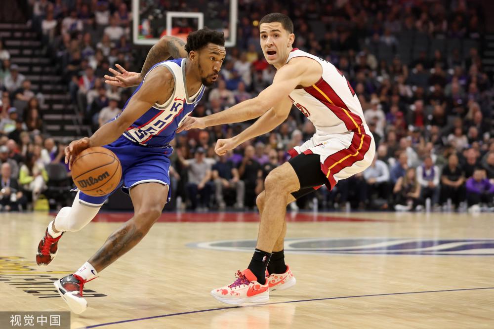 他仍然是球 他仍然是球